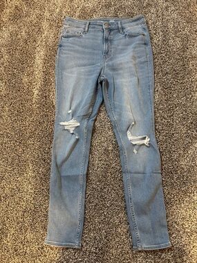 Old Navy Light Blue Distressed Skinny Jeans
